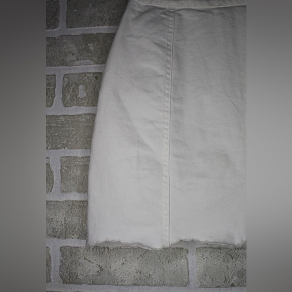White jean skirt - Picture 6 of 7